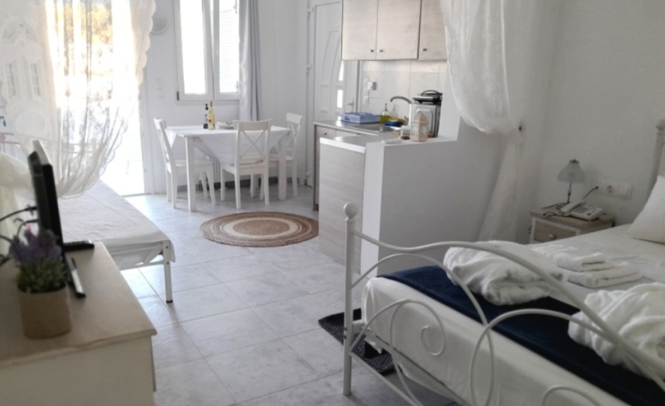 Hotel sea paradise - seaside studio with private pool