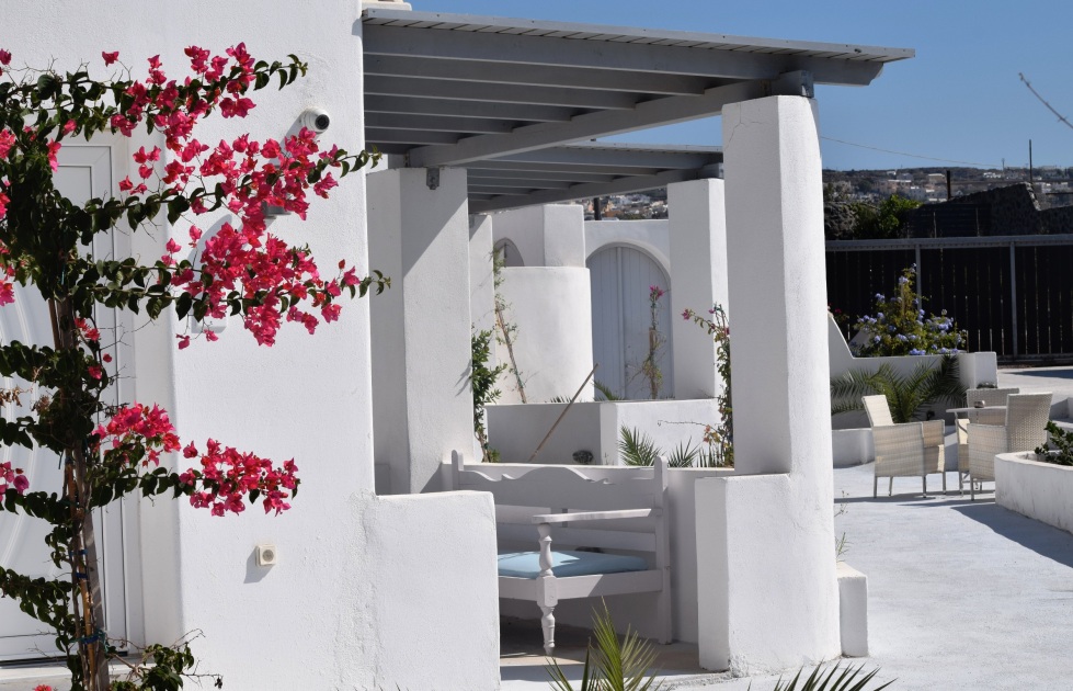 TIMELESS CYCLADIC ARCHITECTURE